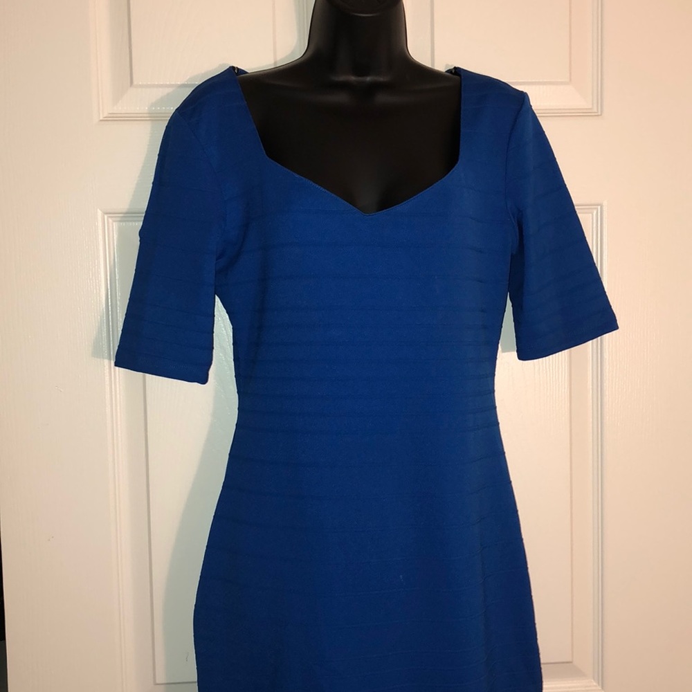 045. Bisou Bisou® Sweetheart-Neck Bodycon Dress